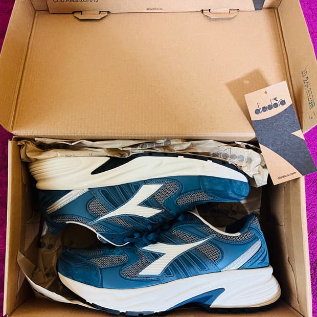 디아도라 헤리티지 미토스스타 스니커즈드립니다[미착용새상품] 해