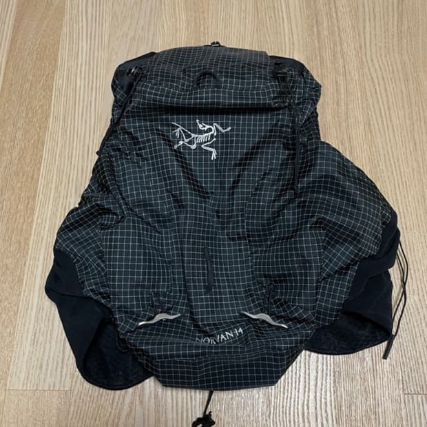 아크테릭스 노반 14 M사이즈