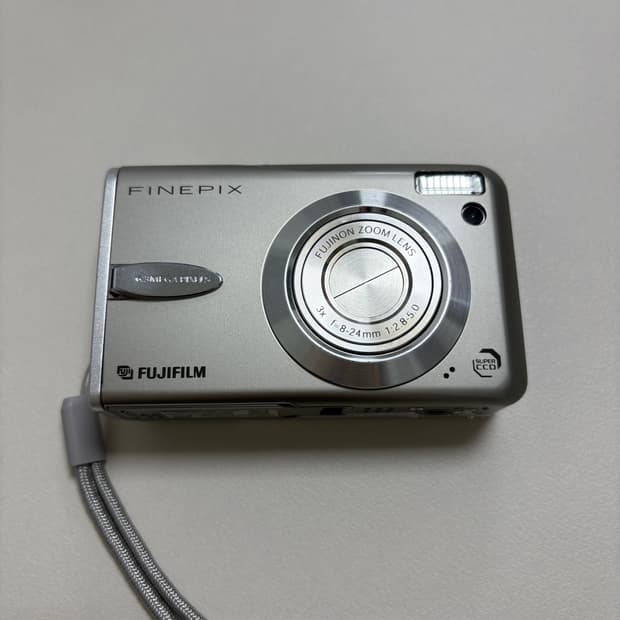 후지필름 파인픽스 Fujifilm finepix F30 카메라