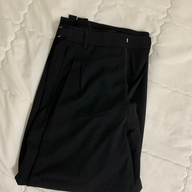 통 넓은 슬랙스