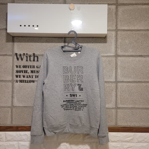 버버리 키즈 스케치 프린트 맨투맨 12Y