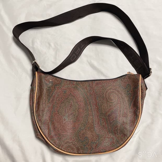 에트로 페이즐리 반달 숄더백 (정)