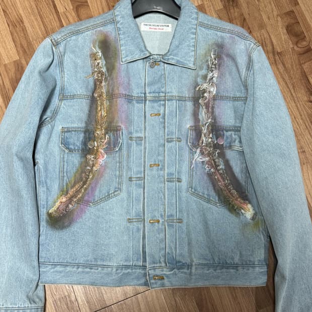 더뮤지엄비지터 스프레이 커브 지퍼 자켓 L