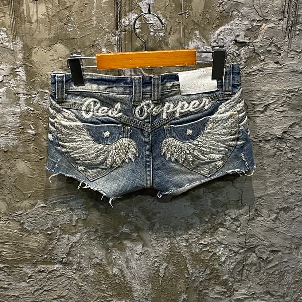 Red pepper  hot pants