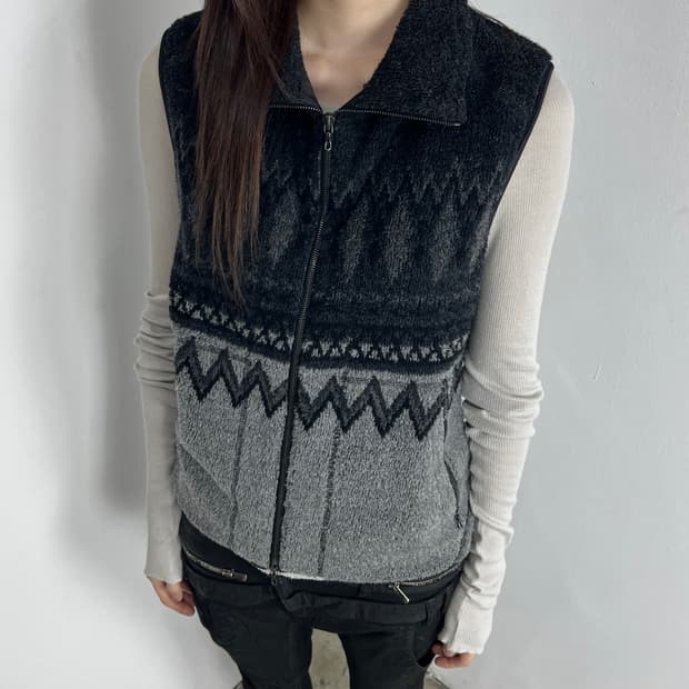 Attachment Jacquard Wool High Neck Vest