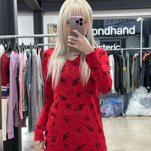 히스테릭 글래머 퍽베어 풀자수 브이넥 니트 롱슬리브