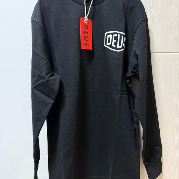 데우스 엑스마키나 서울 스몰 새상품