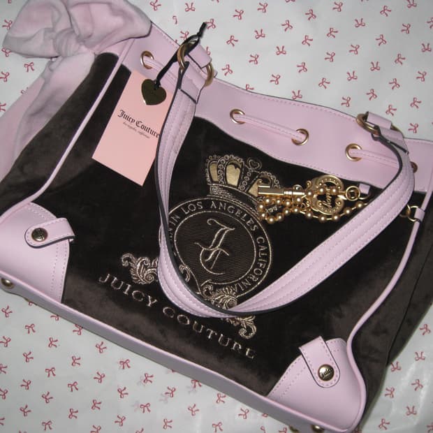 쥬시 꾸뛰르 키 참 데이드리머 백 핑크브라운