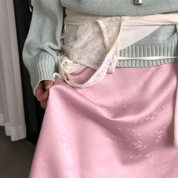 (새상품) 플로럴 새틴 스커트 FLORAL SATIN SKIRT