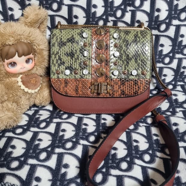 정품) 랑방  파이톤 숄더백 