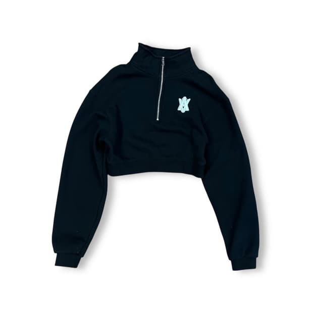 아크메드라비 크롭 맨투맨