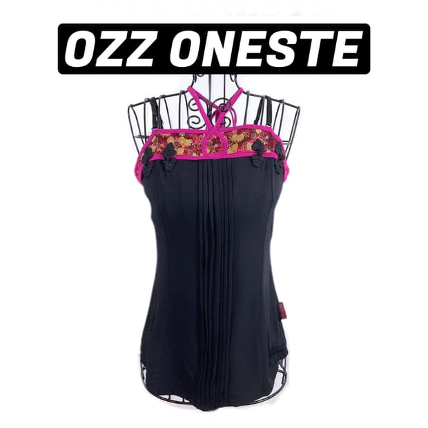 Ozz Oneste 슬리브리스