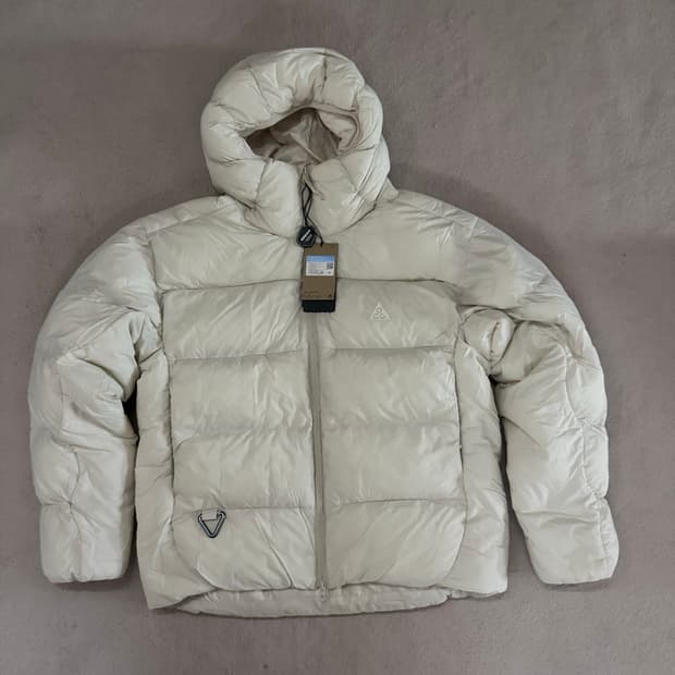 나이키 루나레이크 패딩 M사이즈Nike ACG Lunar Lake