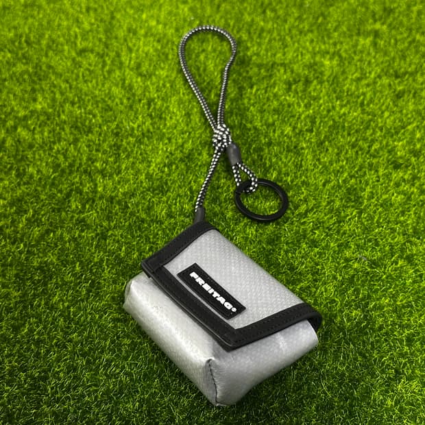 [새상품] 프라이탁 희귀 실버 미니 메신저백 키링 판매 #freitag