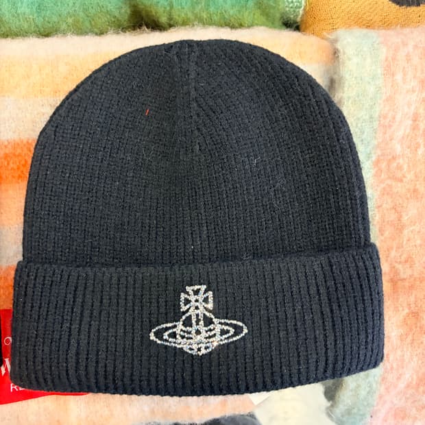 비비안웨스트우드 로고 비니