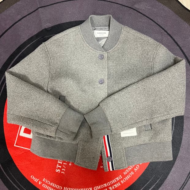 톰브라운 여성 그레이 울 봄버 자켓