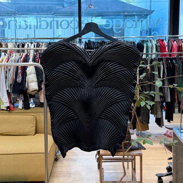 이세이미야케 블랙 링컬 슬리브리스 