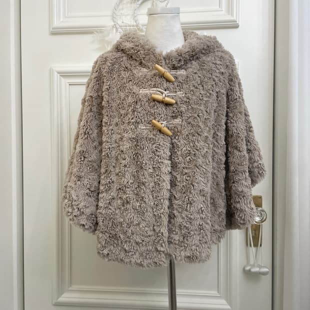 milk brown puddle 3button hoodie cape