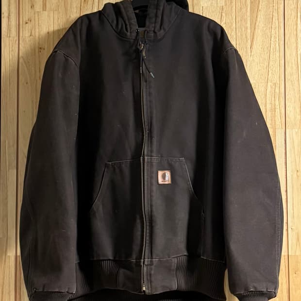 [M] 칼하트 J130 샌드스톤 액티브 자켓 (다크 브라운)