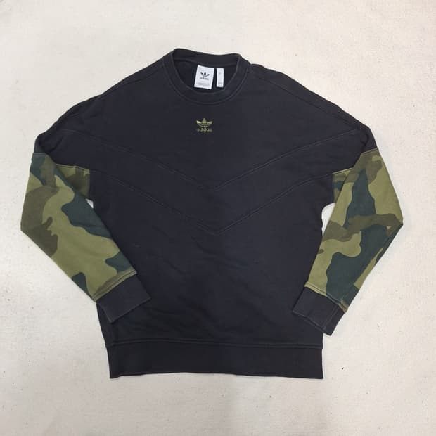 아디다스  카모맨투맨M