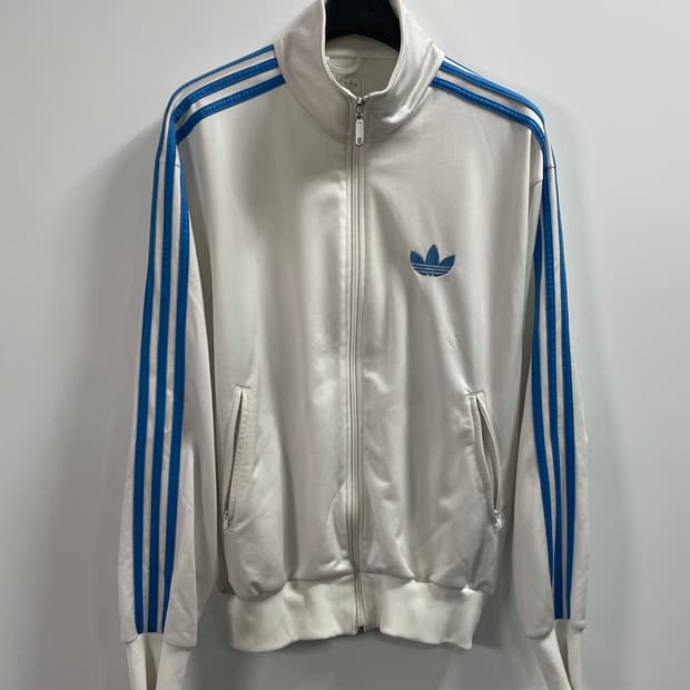 아디다스 흰하 시나모롤 파이어버드 트랙탑 져지 (on.386)