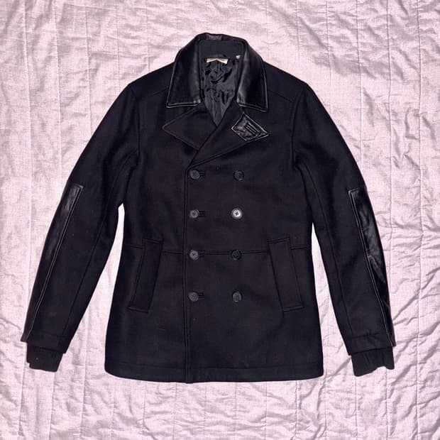 DKNY 레더 트리밍 피코트