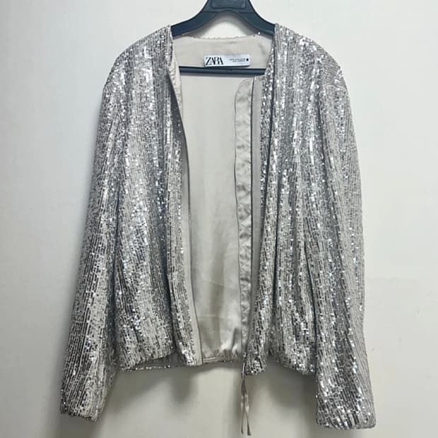 [새상품] ZARA 리미티드 실버 시퀸 집업자켓