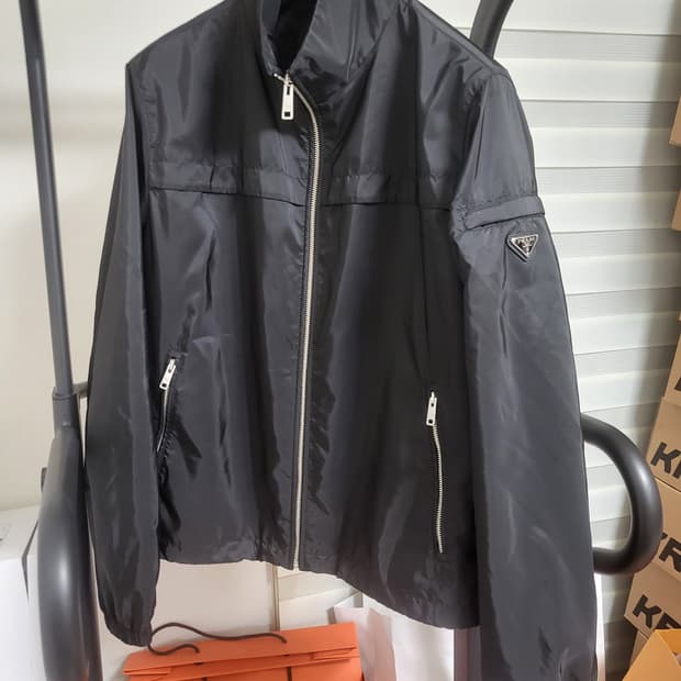 22SS 프라다 리나일론 바람막이 자켓 50