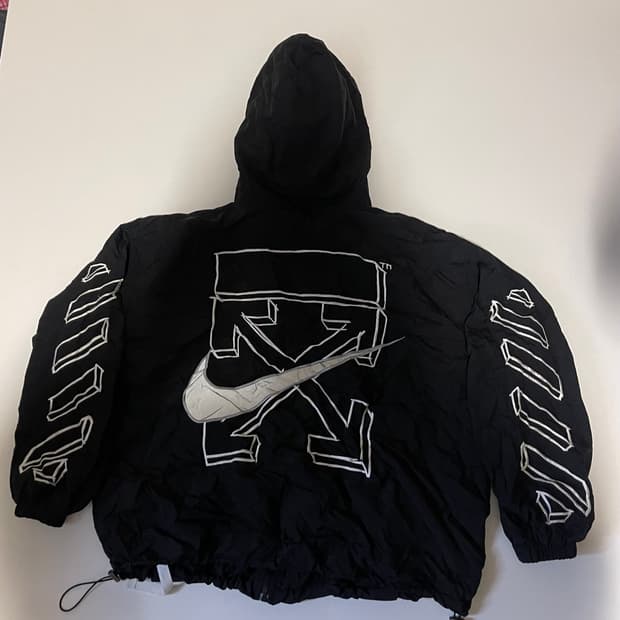 오프화이트x나이키 블랙 바람막이 L-XL