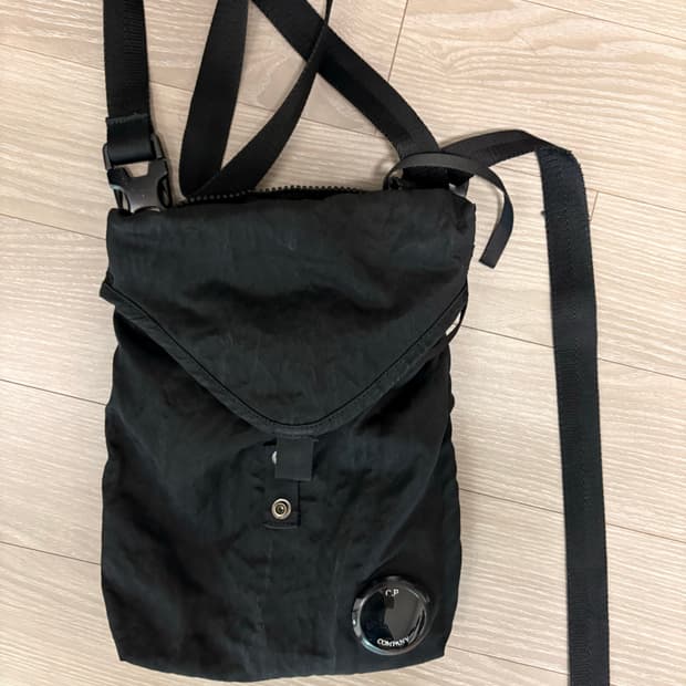 cp컴퍼니 나일론 숄더백