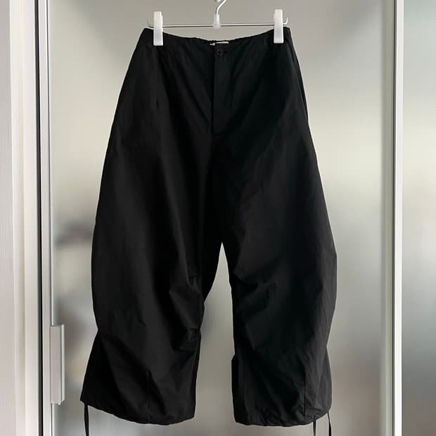 AMOMENTO DRAWSTRING CAPRI PANTS