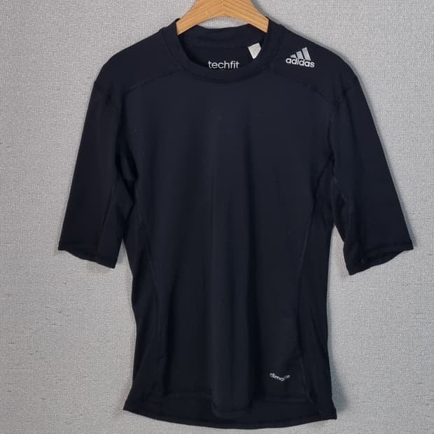 L (100) 아디다스 컴프레션 블랙 머슬핏 반팔티