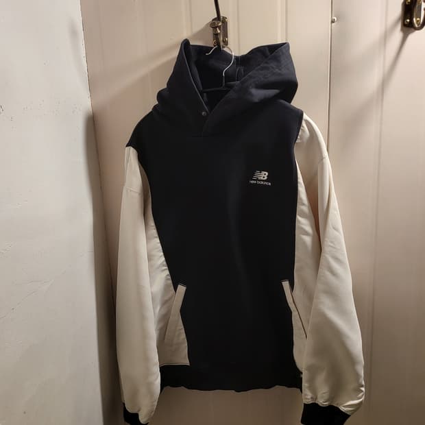 [M]뉴발란스 배색 후드티