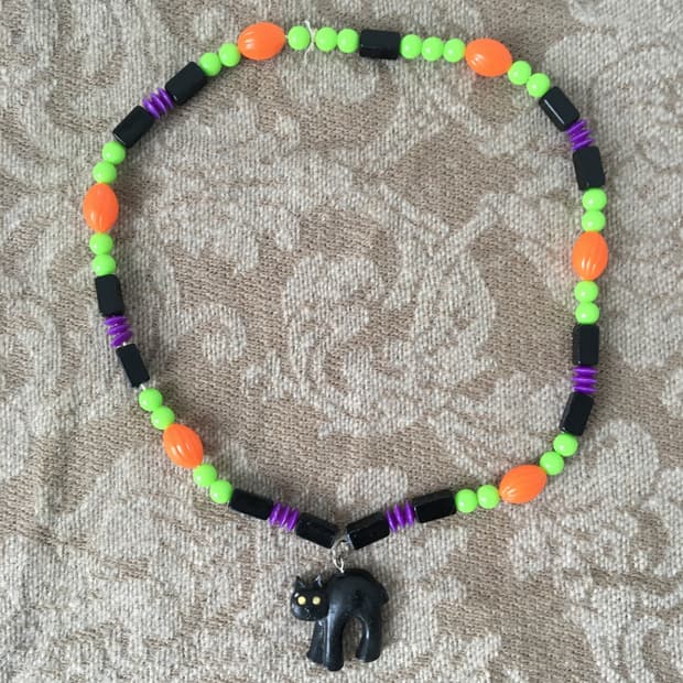 cat beads necklace