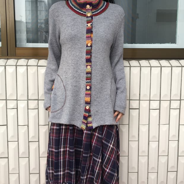 Line detail high neck knit cardigan