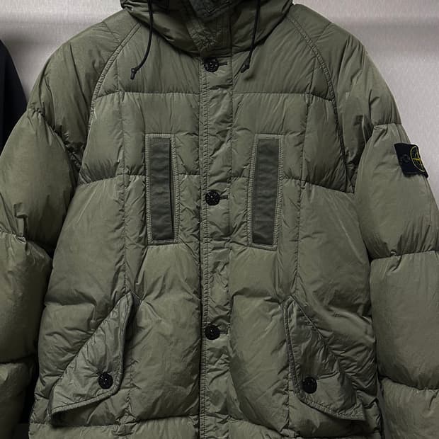 스톤아일랜드 크링클랩스 롱패딩 M(100) 국내판