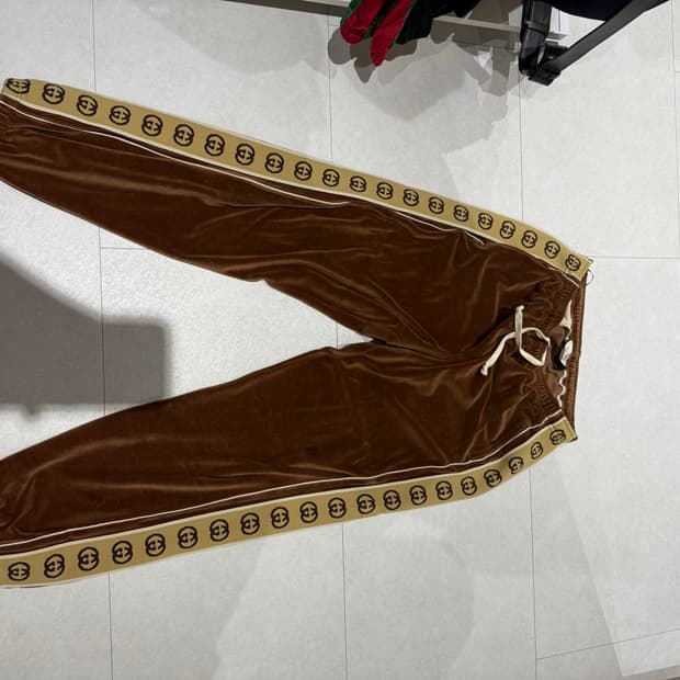 구찌 패턴 벨벳 팬츠