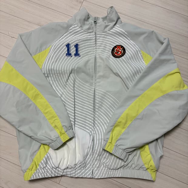 슈프림 트랙자켓 s로고