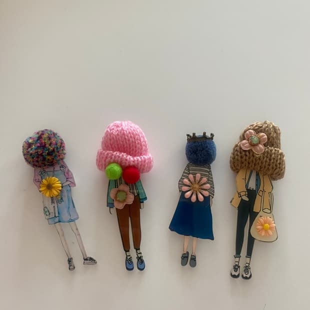 일러스트 느낌의 귀여운 브로치 4개 세트