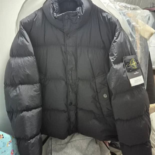 스톤 아일랜드 25fw 논후드 크링클랩스 L사이즈 판매해요