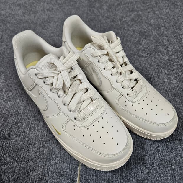 나이키 에어 포스 1 '07 팬텀 소프트 옐로우(급처)