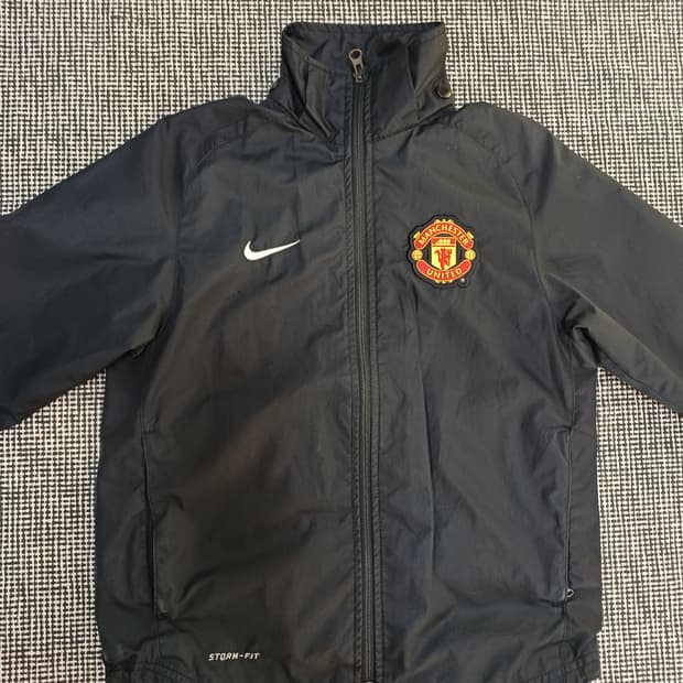 나이키 맨체스터 유나이티드 바람막이 (신장140)