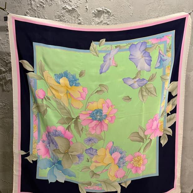 레오나드 파리 플로럴 실크 스카프