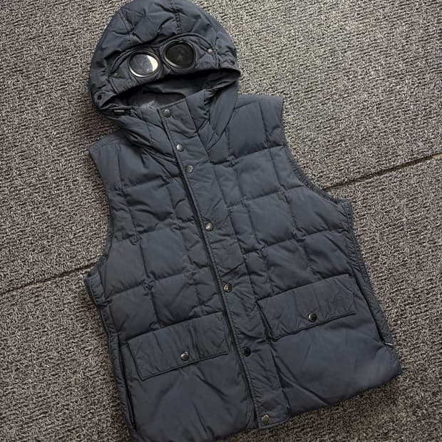 씨피컴퍼니 덕다운 가먼트 다잉 고글 패디드 베스트 2351
