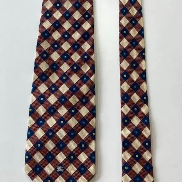 버버리 넥타이