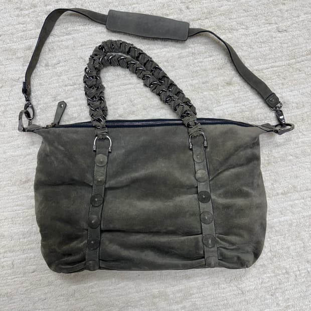 •Be&D 스웨이드 체인 토트백