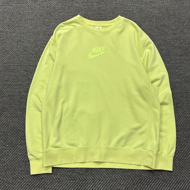 나이키 네온로고 맨투맨v0427