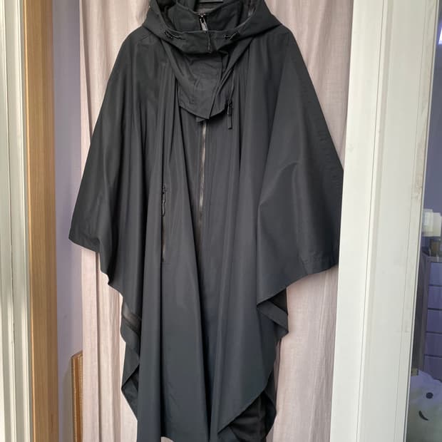 Zara Poncho