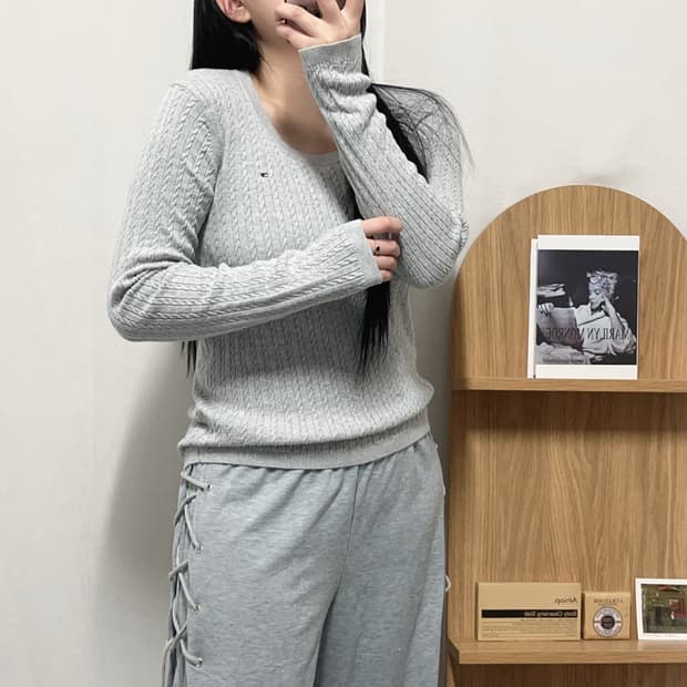 [정품] 타미 그레이 꽈배기 라운드 니트 [ M ]