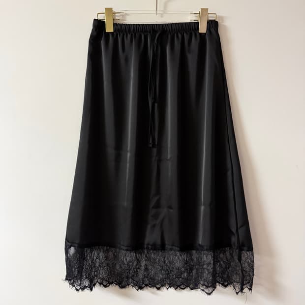 새상품 여자 실크 레이스 스커트 (블랙)